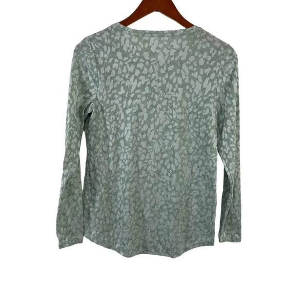 Apt 9 Green Shiny Mint Green Leopard Blouse Top Long Sleeve Size XS Animal Print - Picture 2 of 5
